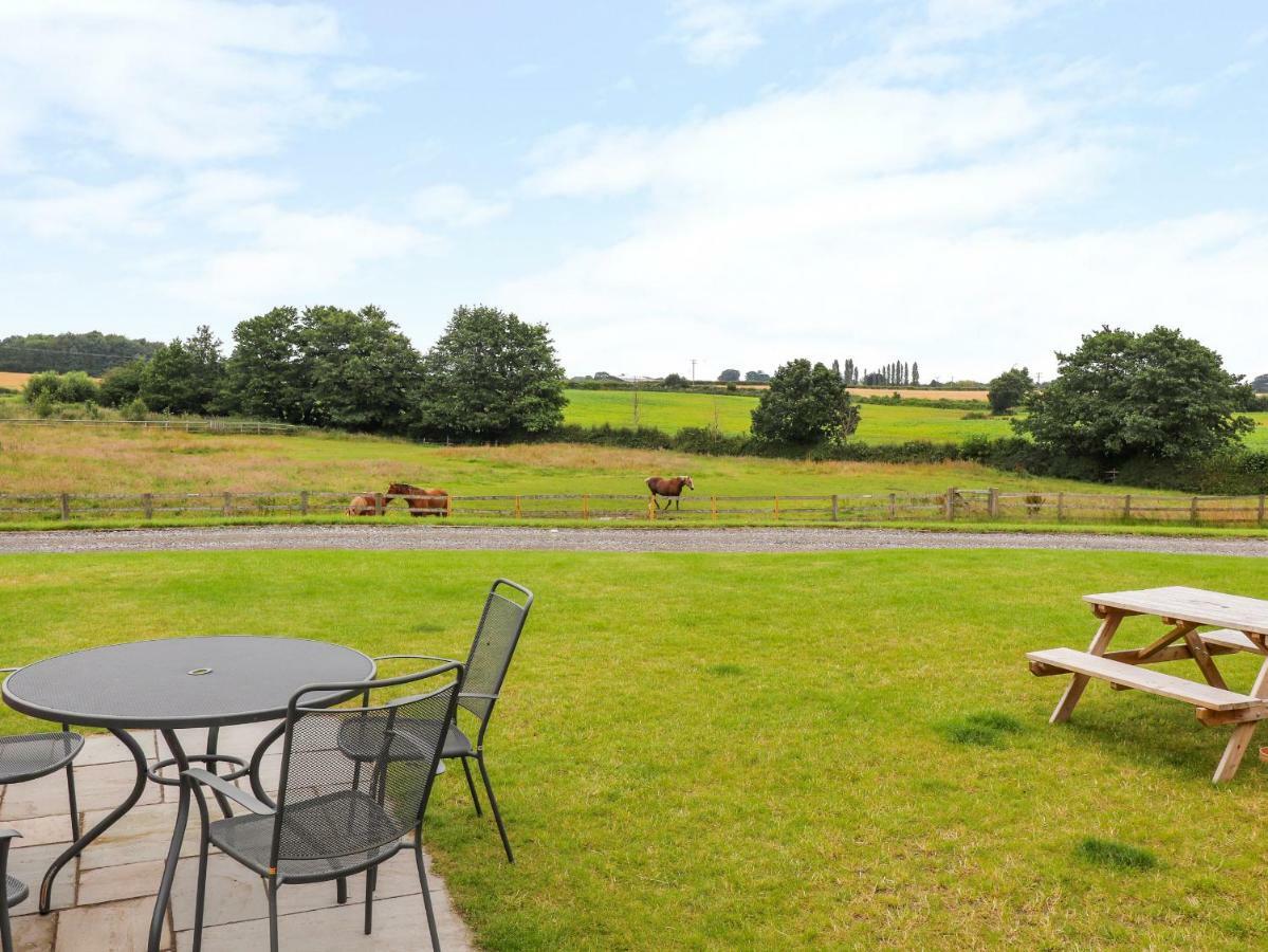 The Shippon Villa Tarporley Exterior photo